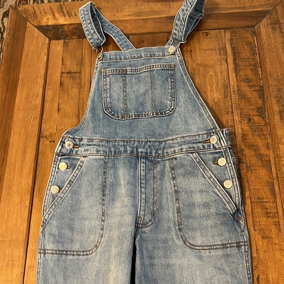 OLD Navy jean overalls, size 0, in good condition - Picture 3 of 9
